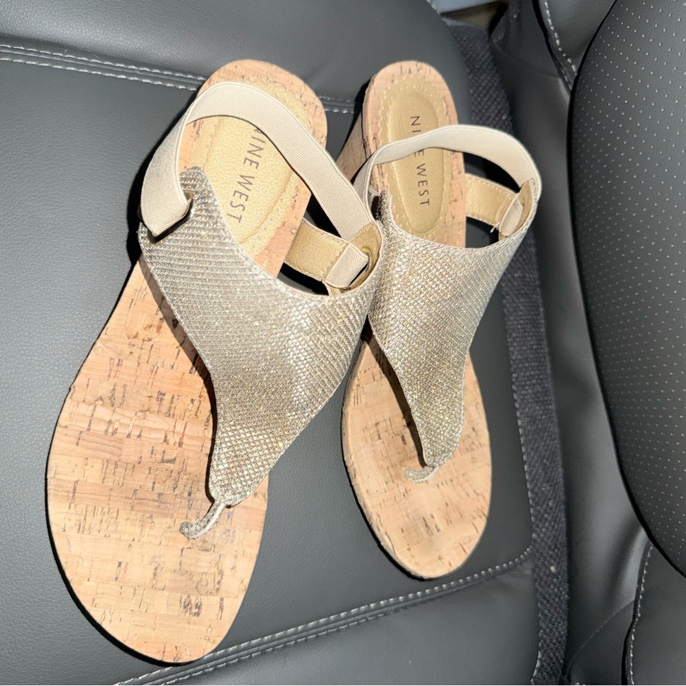 Nine West Gold & Tan Sandals – Size 8